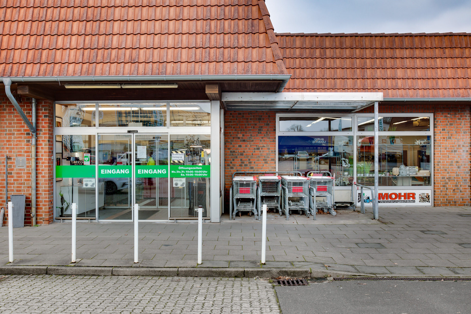 Eingang der Filiale in Wesseln bei Heide.